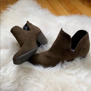 Steve Madden dark green bootie, 7.5